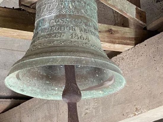 Das ist die Glocke, die 1864 von der Wiesentaler Gießerei Riedel gefertigt und seither in Brasilien läutet 