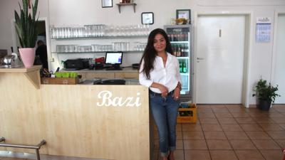 Seit sechs Jahren ist Cinderella Klein Wirtin der kleinen Kneipe Zum Bazi in Wiesental und unterstützt die Menschen in ihrem Heimatdorf auf den Philippinen 