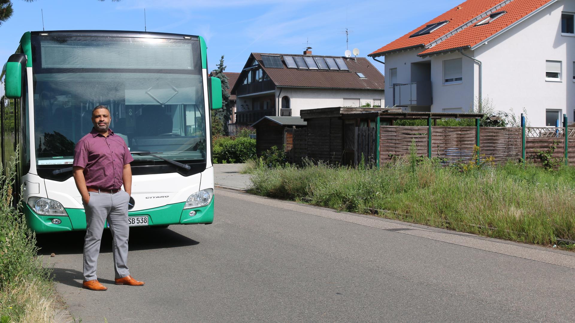 Wenig Verständnis hat der Wiesentaler Jörg Marshall, wenn Linienbusse oft tagelang im Wohngebiet abgestellt werden.