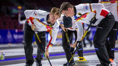 Curling-Weltmeisterschaft 2022 in Las Vegas: Das deutsche Team mit Sixten Totzek (links) aus Rastatt und Dominik Greindl aus München.