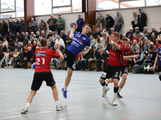 Szene aus dem Spiel der Handball-Südbadenliga zwischen dem TuS Helmlingen und der SG Muggensturm/Kuppenheim