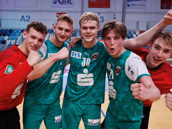 Starke Handball-Truppe: Lennard Kull (links) und Lasse Ludwig (rechts) haben mit ihren Berliner Mannschaftskameraden Robin Heinis (von links), Matthes Langhoff und Nils Lichtlein  den Erfolgsweg eingeschlagen.