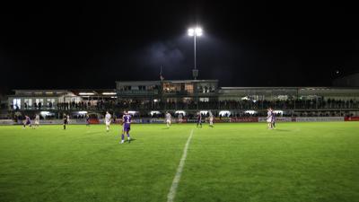 Neues Flutlicht beim Fußball-Oberligisten FC Nöttingen