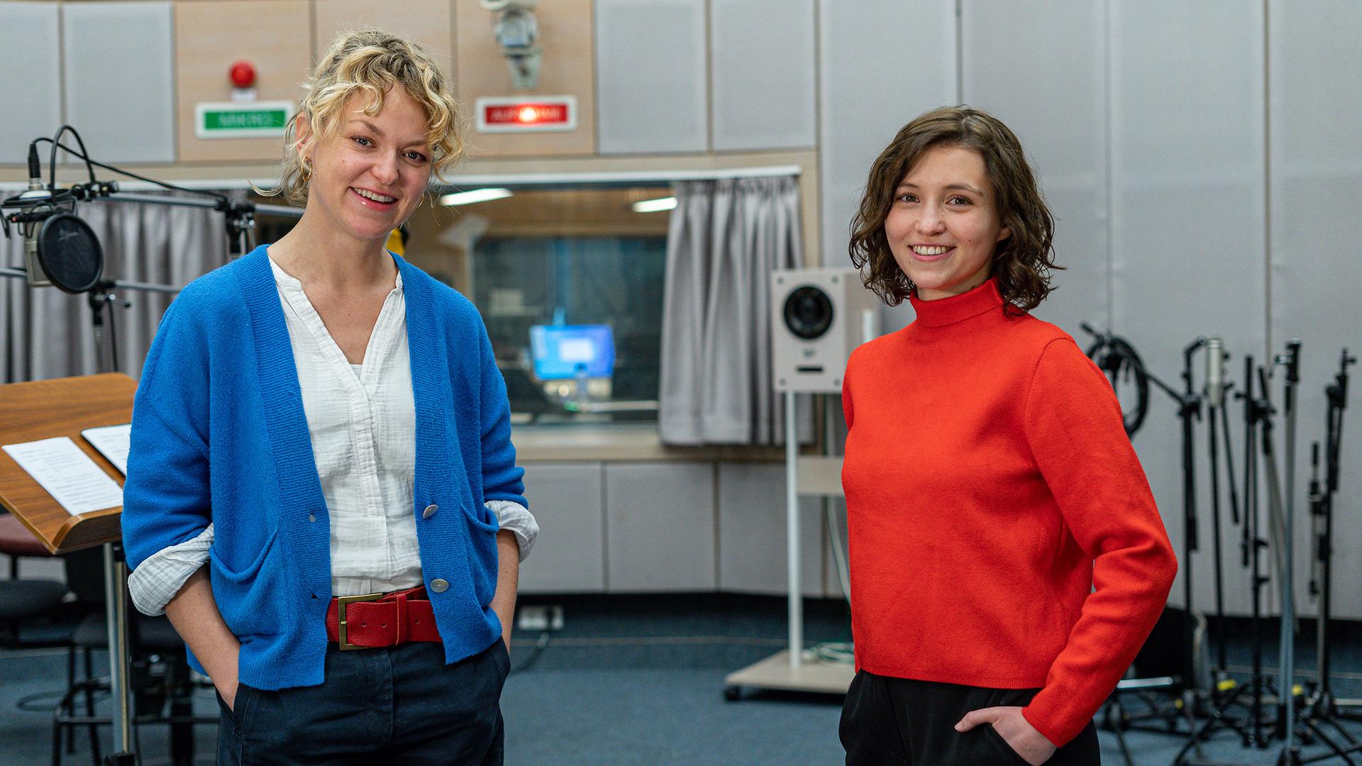 Das neue Team des ARD Radio Tatorts des SWR: v.li.: Lisa Wagner (Kriminalhauptkommissarin Ekkelsberg) und Janina Fautz (Polizeioberkommissarin Anima King)