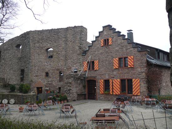 Gäste Fehlanzeige, die Burgruine ist nicht zugänglich: Alt-Eberstein ist seit Monaten geschlossen.