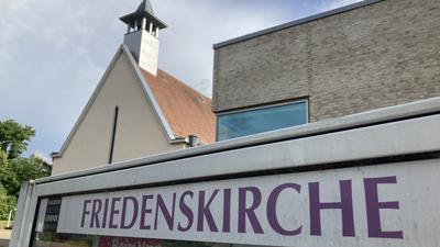Die Friedensgemeinde benötigt einen neuen Pfarrer: Arno Knebel wechselt zum Sommer nach Südbaden. 