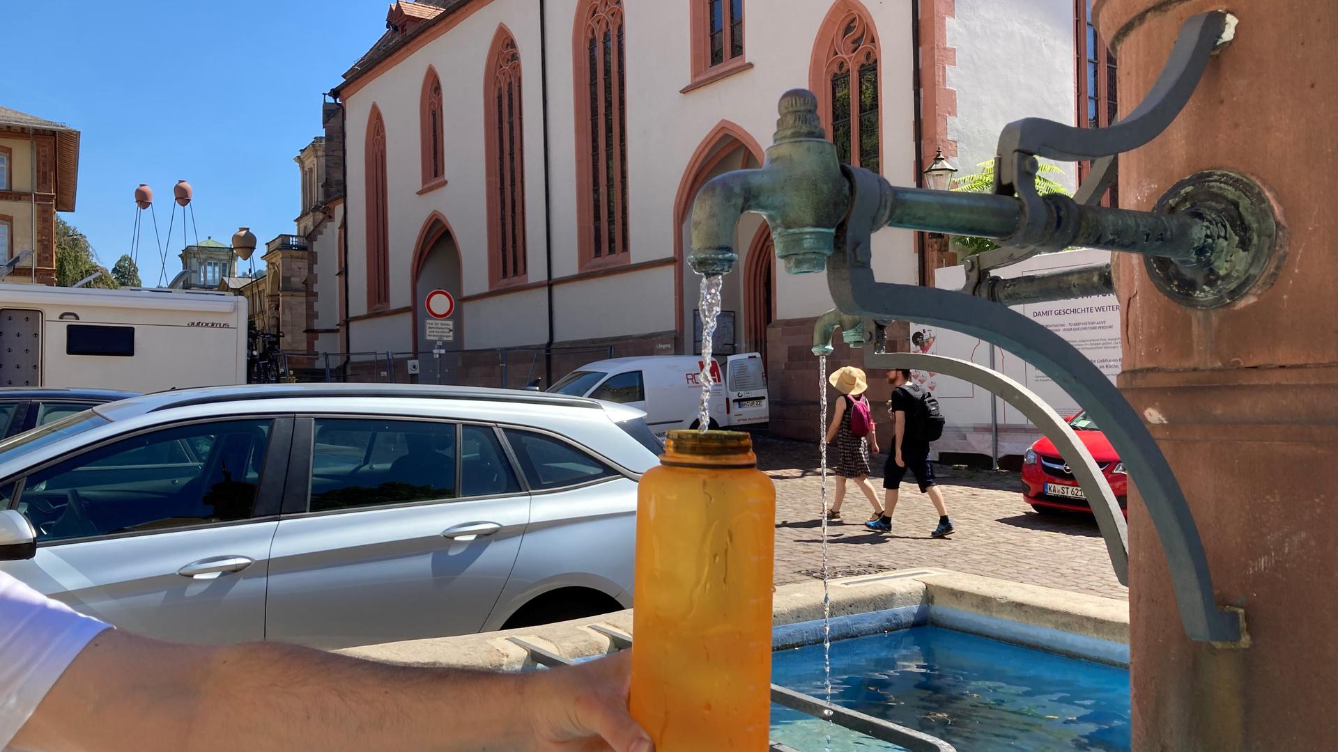 Vermutlich einer der künftigen Trinkbrunnen in Baden-Baden: Der Marktplatzbrunnen liefert sauberes Trinkwasser.
