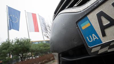 Ein Auto mit ukrainischem Kennzeichen wurde in einer Baden-Badener Tiefgarage mit Nazisymbolen beschmiert. 