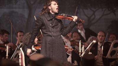 Der deutsche Violinist David Garrett in seiner Rolle als Violinist Niccolo Paganini in einer  Filmszene des Kinofilms „Der Teufelsgeiger“. 