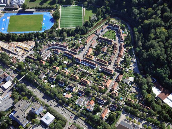 Nach Art einer Gartenstadt wurde der Ooswinkel vor rund 100 Jahren bebaut. Jetzt wurden im Erdreich von weiteren Grundstücken der Siedlung nahe dem Aumatt-Stadion PFC nachgewiesen.