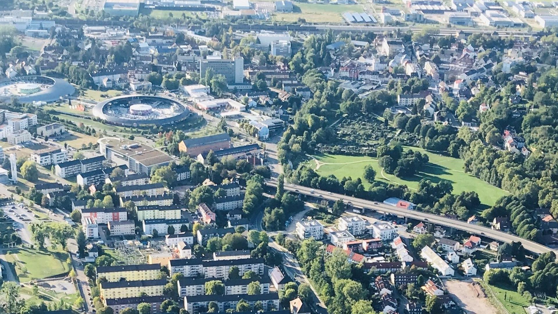 Zur Landesgartenschau 1981 wurde der Wörthböschelpark in der Nachbarschaft des Fachmarktzentrums angelegt. 