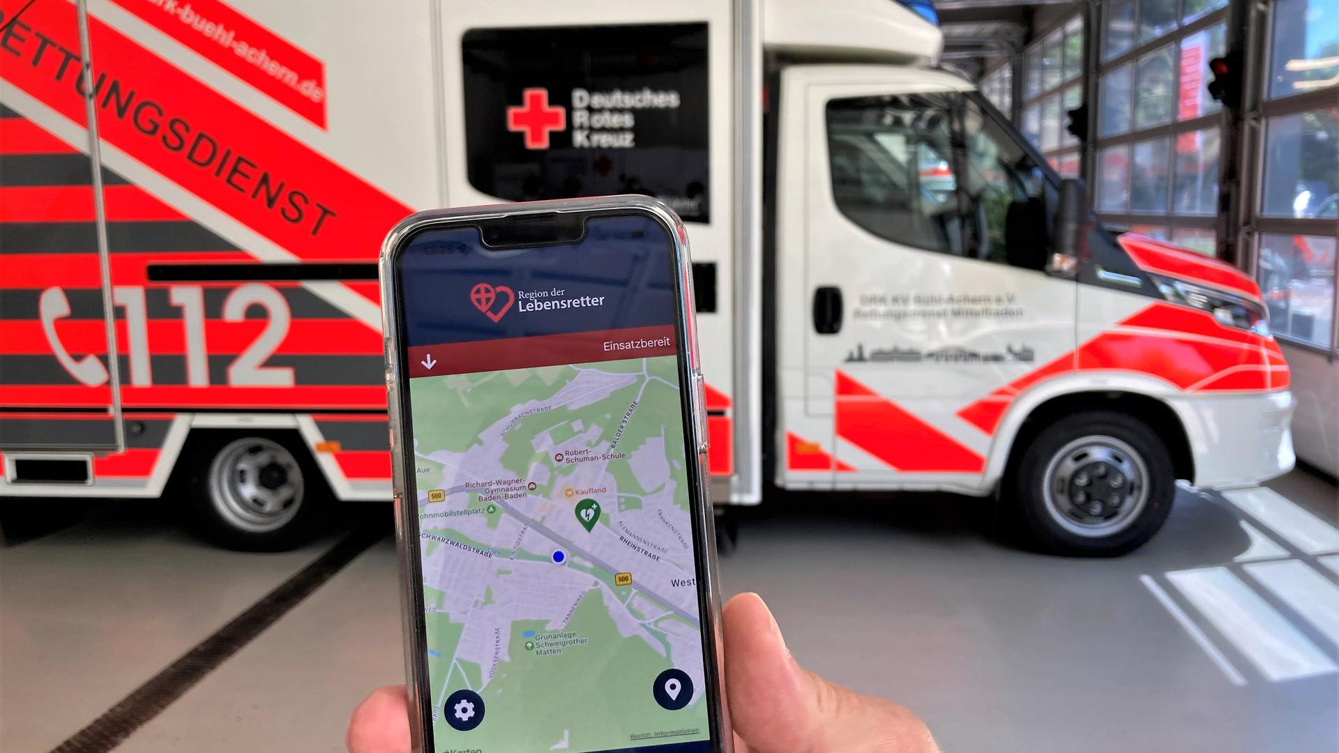 Die smartphone-basierte App Region der Lebensretter Mittelbaden alarmiert im Notfall eines Herz-Kreislauf-Stillstands Ersthelfer.