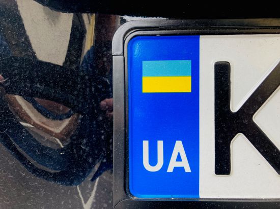 Nummernschild eines Fahrzeugs aus der Ukraine.