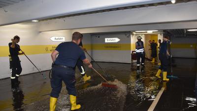 Überflutet: Während des Unwetters am Montagabend gelangt Wasser in die Tiefgarage des Kurhauses.