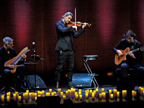 Das „David Garrett Trio“ begeisterte am Donnerstag 2.500 Besucher im Festspielhaus Baden-Baden.