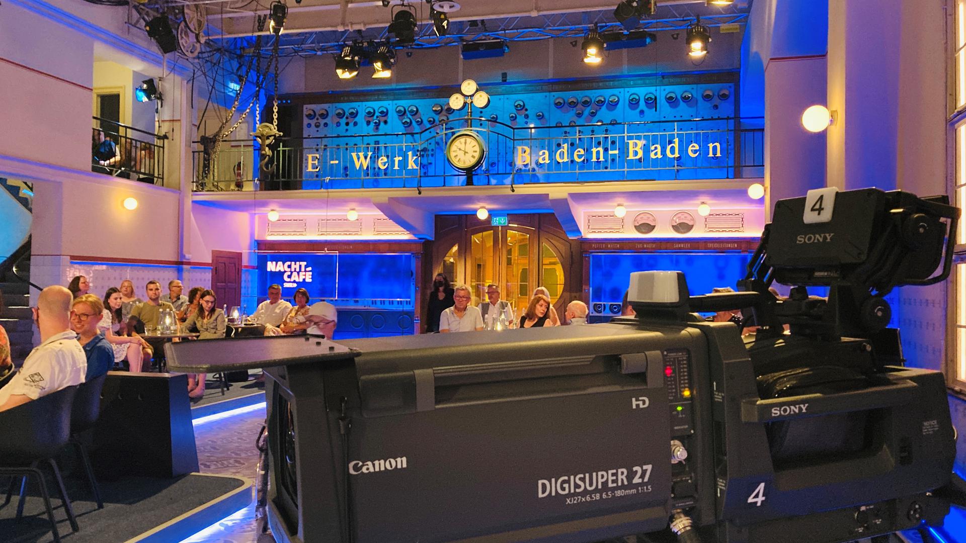 Seit dem Jahr 2015 dient das Alte E-Werk in Baden-Baden als Studio für die TV-Talk-Show „Nachtcafé“. 