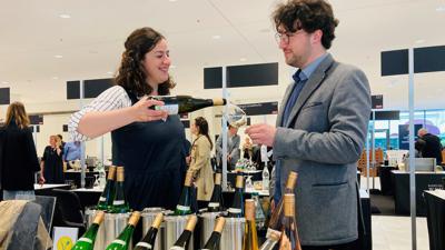 Rund 4.000 Weine von knapp 180 Winzern können beim Wein- und Gourmetfestival im Kongresshaus in Baden-Baden verkostet werden.