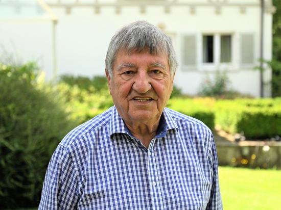 Heinz Knapp aus Baden-Baden wird 90 Jahre alt. 