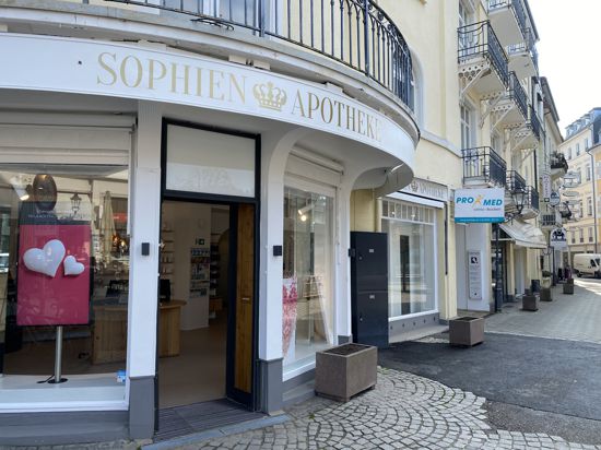 An der Fieserbrücke in Baden-Baden gibt es seit März 2024 eine neue Apotheke – die Sophien Apotheke.