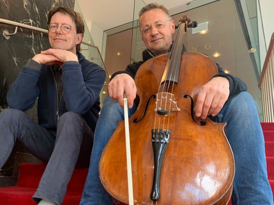 Zweite Heimat: Für die zwei Cellisten, Dietmar Schwalke und Martin Menking, sind die Konzerte in Baden-Baden auch nach Jahren noch etwas Besonderes. 