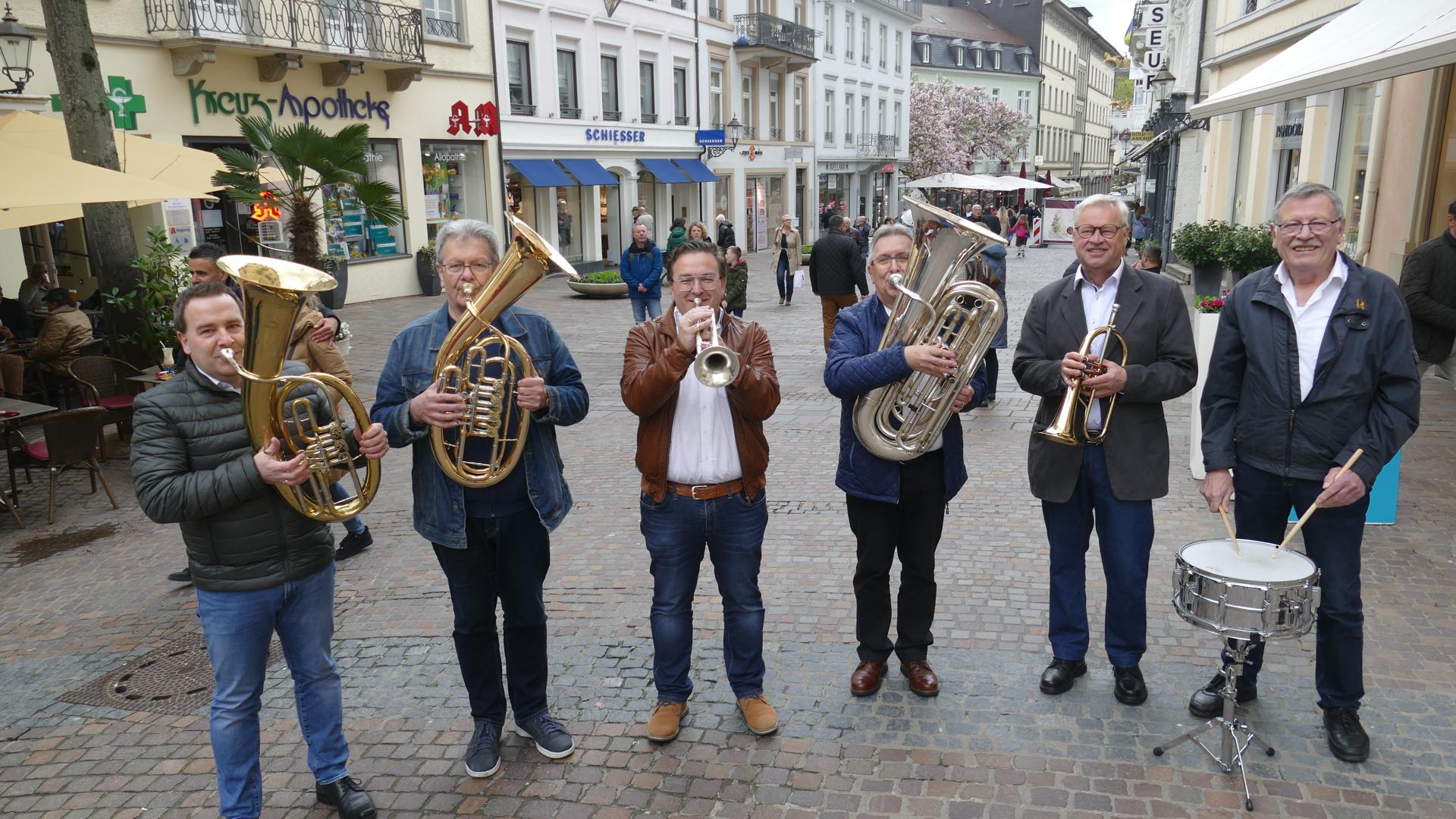 Maiwald-Musiker beim verkaufsoffenen Sonntag in Baden-Baden
