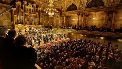 Hier gastiert das Orchester in der Tonhalle in Zürich. Das war am 27. Februar 2016. Mit Erlösen aus Gastspielen tragen die Musikerinnen und Musiker auch zur Finanzierung des Klangkörpers bei.