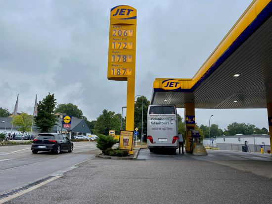 Tagesschwankungen: Am Samstagvormittag schwankt der Preis eines Liters Diesel zwischen 2,02 Euro und 2,08 Euro. Die Lage an den Zapfsäulen in Baden-Baden bleibt trotz auslaufendem Tankrabatt entspannt.