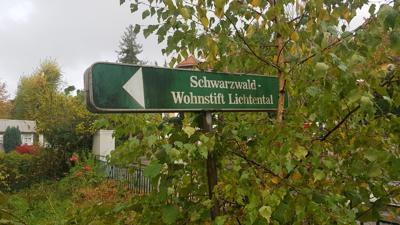 Wegweiser zum Schwarzwaldwohnstift