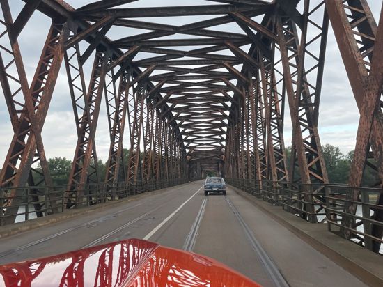 Brücke vom Auto aus