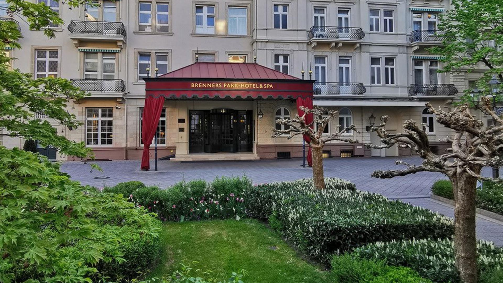 Da die Touristen ausbleiben, musste selbst das traditionsreiche Brenners Park-Hotel die Tore vorübergehend schließen.