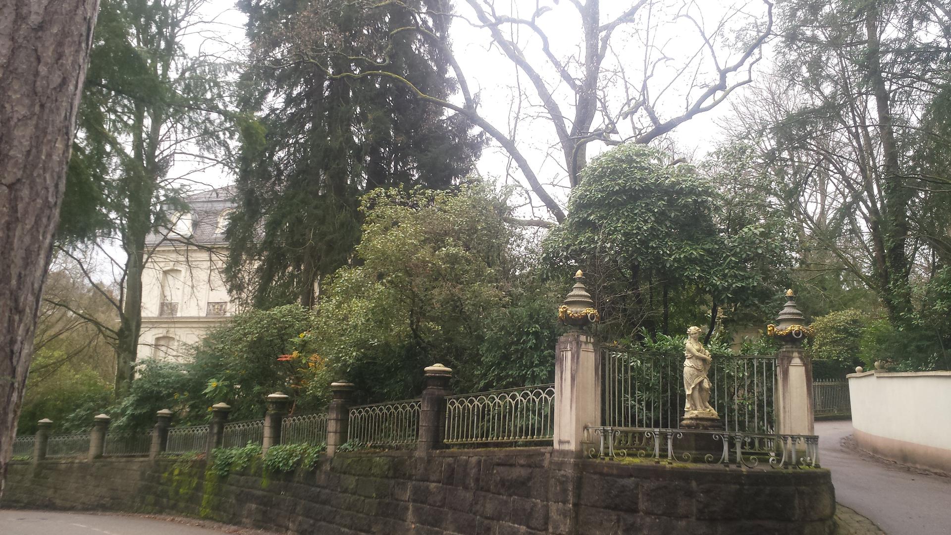 Villa Winterhalter Baden-Baden mit Garten ursprünglich von Fürst Pückler geplant, heutiger Zustand,