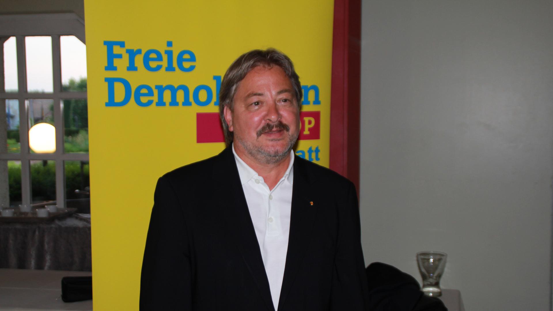 Will Oberbürgermeister werden: Rolf Pilarski, hier beim Bundestagswahlkampf 2017.