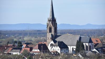 Das Dekanat Baden-Baden ist mehr denn je auf ehrenamtliche Katholiken angewiesen, damit die Kirchen weiterbestehen können. Das Foto zeigt die Kirche in Steinbach. 