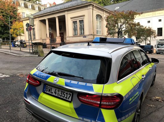 Mehr Präsenz: Die Polizei hat nach dem antisemitischen Terroranschlag in Halle einen Streifenwagen vor der Baden-Badener Synagoge postiert. Die Israelitische Kultusgemeinde feiert dort ab Sonntag das traditionelle Laubhüttenfest.