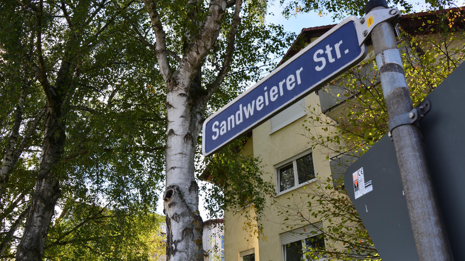 Im Ortschaftsrat Sandweier wird über die Umgestaltung der Sandweierer Straße diskutiert.