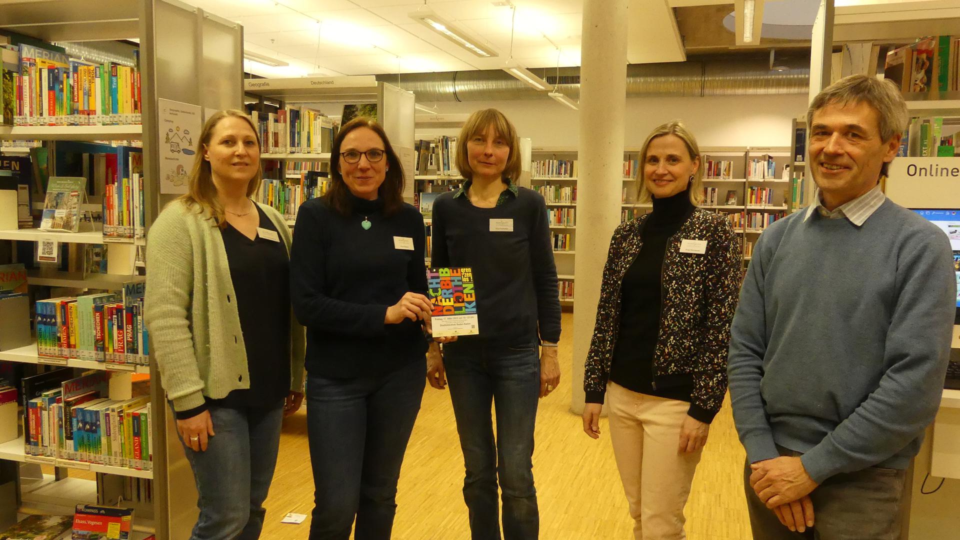 Goerell Rautzenberg (v.l.), Ilka Hamer, Petra Grobecker, Sylvia Meermann und Stefan Klövekorn gehören zu den Mitarbeitern der Stadtbibliothek