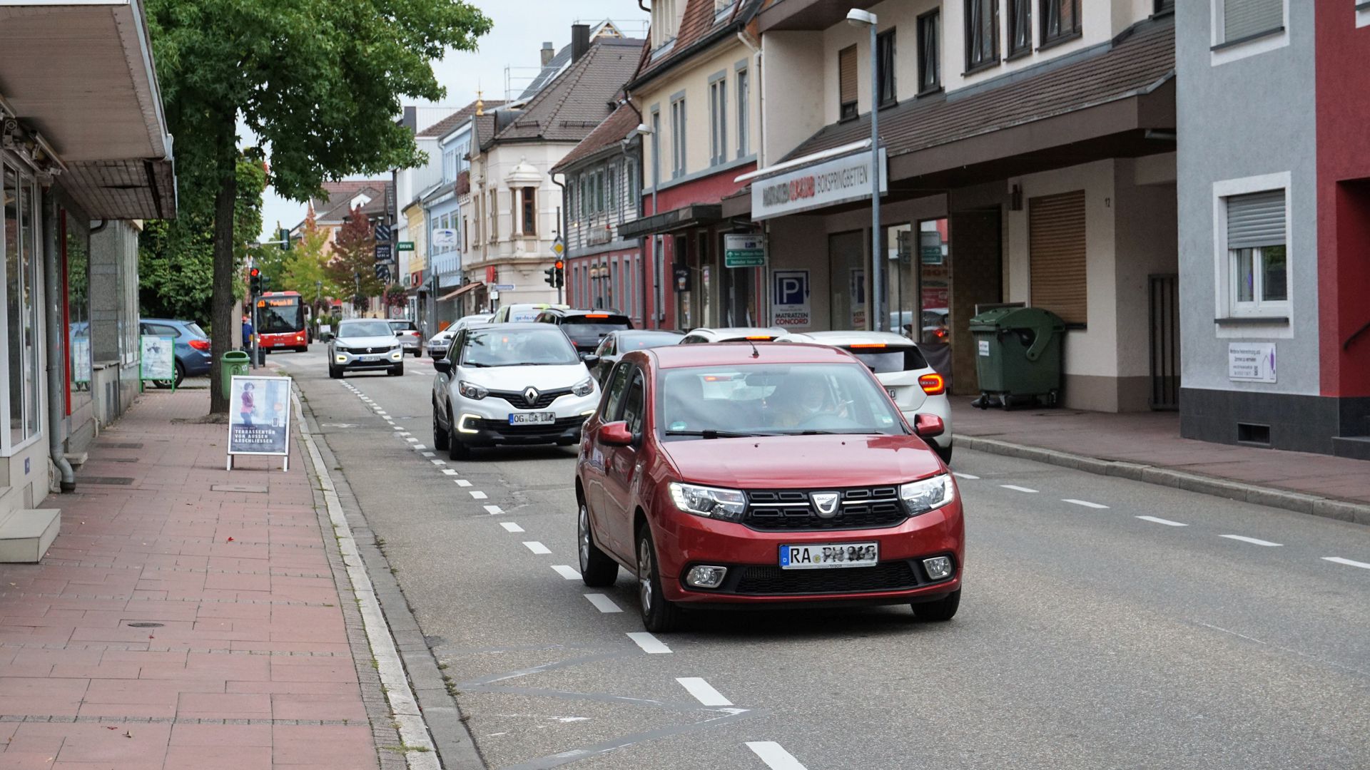 Die südliche Hauptstraße in Bühl wird saniert. Die Fahrbahn wird schmaler. 