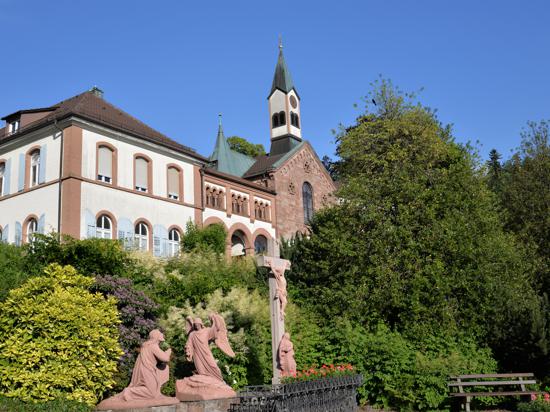 Baudenkmal mit Zukunft: Das neuromanische Josef-Bäder-Haus des Klosters Neusatzeck soll zum Pflegehotel werden