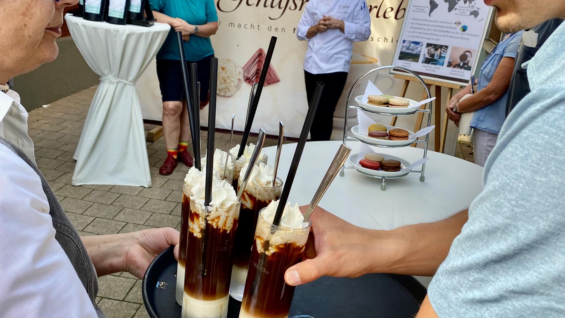 Darf nicht fehlen: Beim Walk-and-Talk in Bühl zum Thema Kaffee gehört auch ein Glas Eiskaffee. 