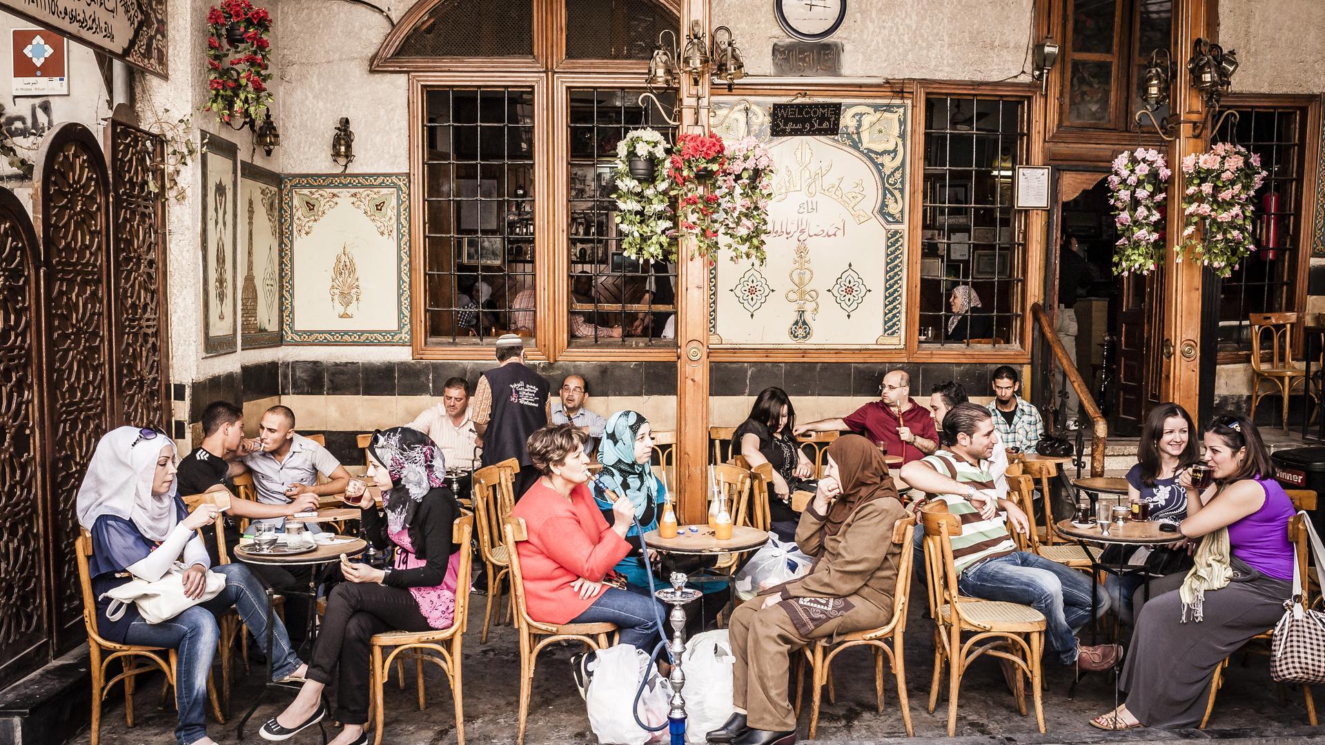 Asien, Syrien, Damaskus: Café Noufara, beruehmtes Café in der Altstadt. Hier hat viele Jahre der Geschichtenerzaehler Abu Schadi vorgelesen.