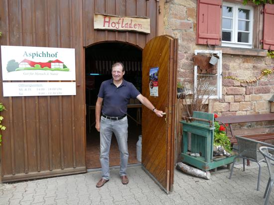 Zukunftspläne: Auf dem Aspichhof in Ottersweier stellt Geschäftsführer Ewald Glaser sowohl  beim Ackerbau als auch der Tierhaltung einiges um. 
