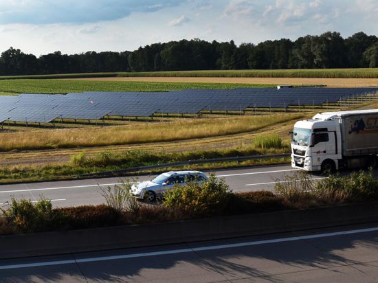 Politische Signale aus Berlin: Ob bei Unzhurst eine zweite PV-Anlage an der A5 errichtet werden kann, soll sich kommende Woche entscheiden. Im Bild der 2021 errichtete Solarpark Eichelgarten.