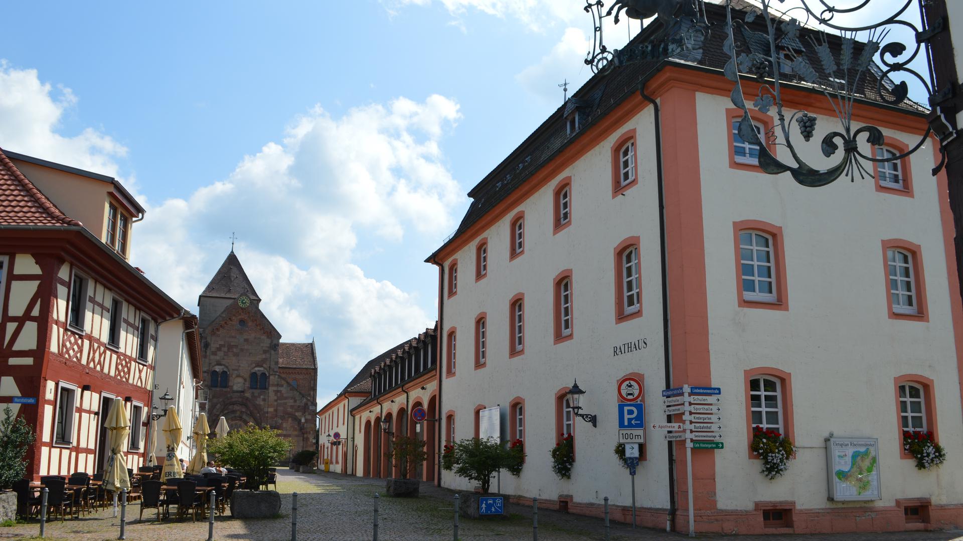 Blick auf das Rathaus von Rheinmünster
