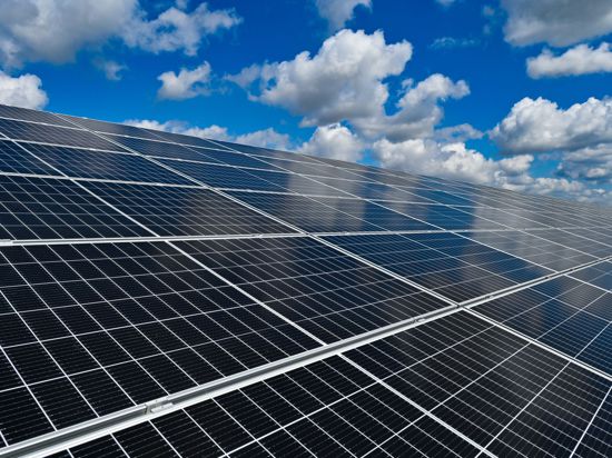 Sonnenenergie: Die Bühler Bürger-Energiegenossenschaft sieht in diesem Segment weiterhin signifikantes Potenzial.  Mittlerweile hat sie 18 Photovoltaik-Anlagen verwirklicht. Foto: Patrick Pleul/dpa-Zentralbild/dpa