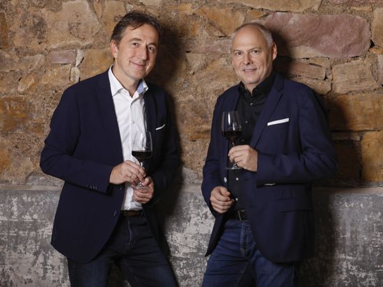 Zwei Männer, eine Wein-Leidenschaft: Frank Wolz (links) und Thomas Velten betreiben in Bühl die erste Wine-Bank in Baden. 