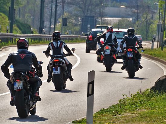 RÜCKSICHTNAHME: Der Gaggenauer Arbeitskreis Natur und Umwelt appelliert an Motorradfahrer, in bewohnten Gebieten zurückhaltend zu fahren.