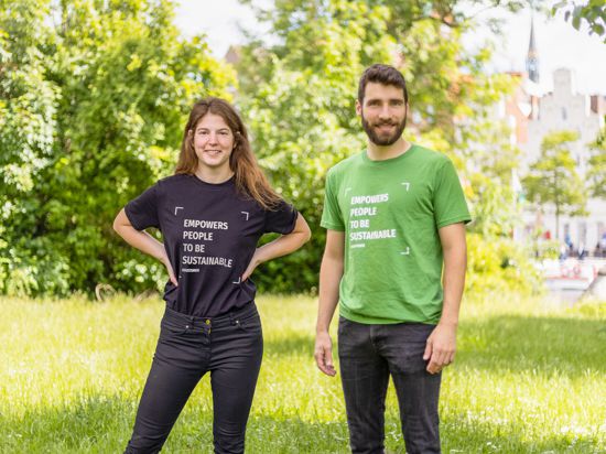 Schluss mit dem Siegel-Dschungel: Samira Huber und Ruben Hammele haben das Start-up Sustomer gegründet.
