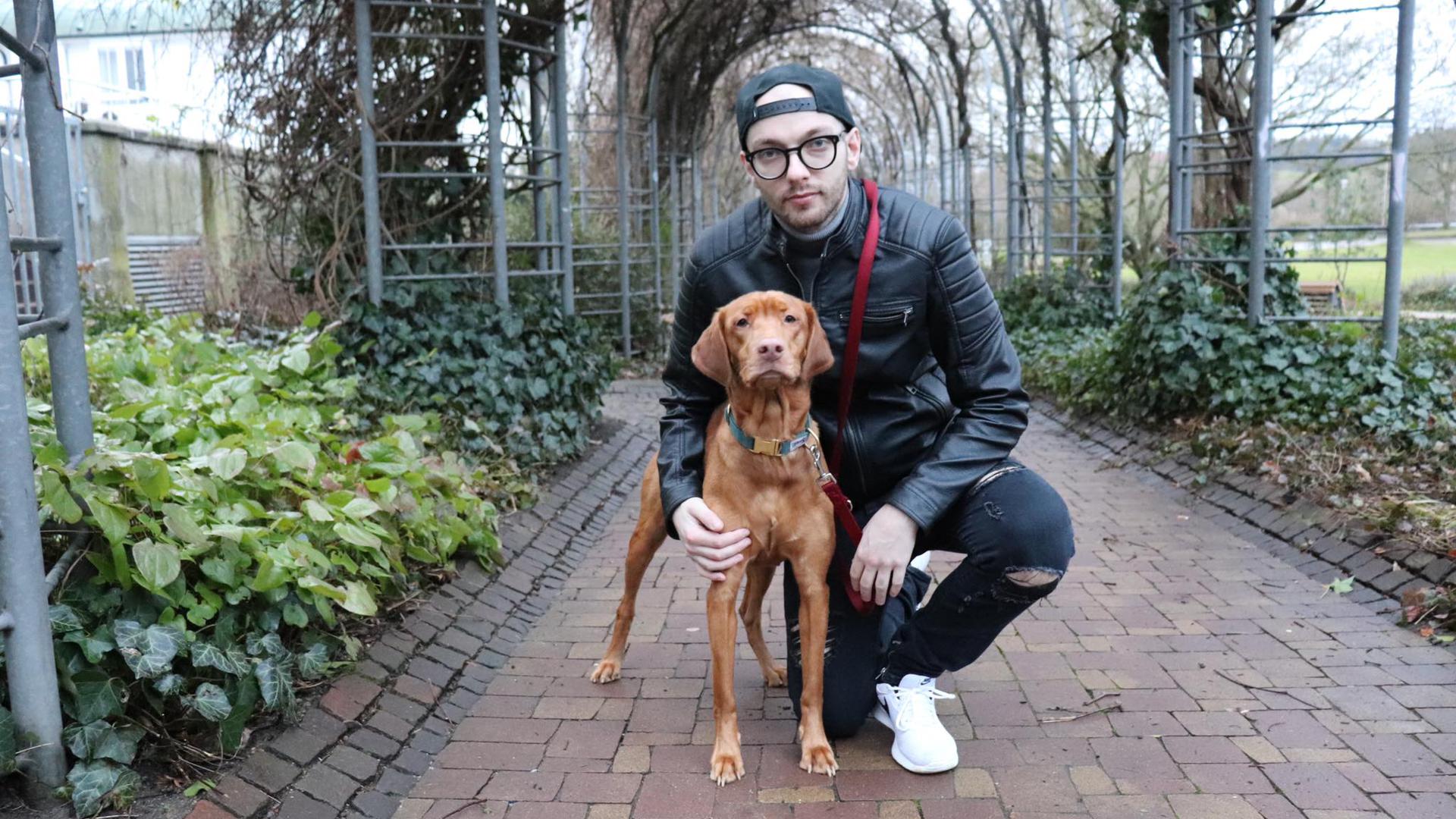 Philipp Müller und sein Hund April