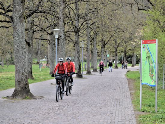 Radfahrer im Kurpark Bad Rotenfels 