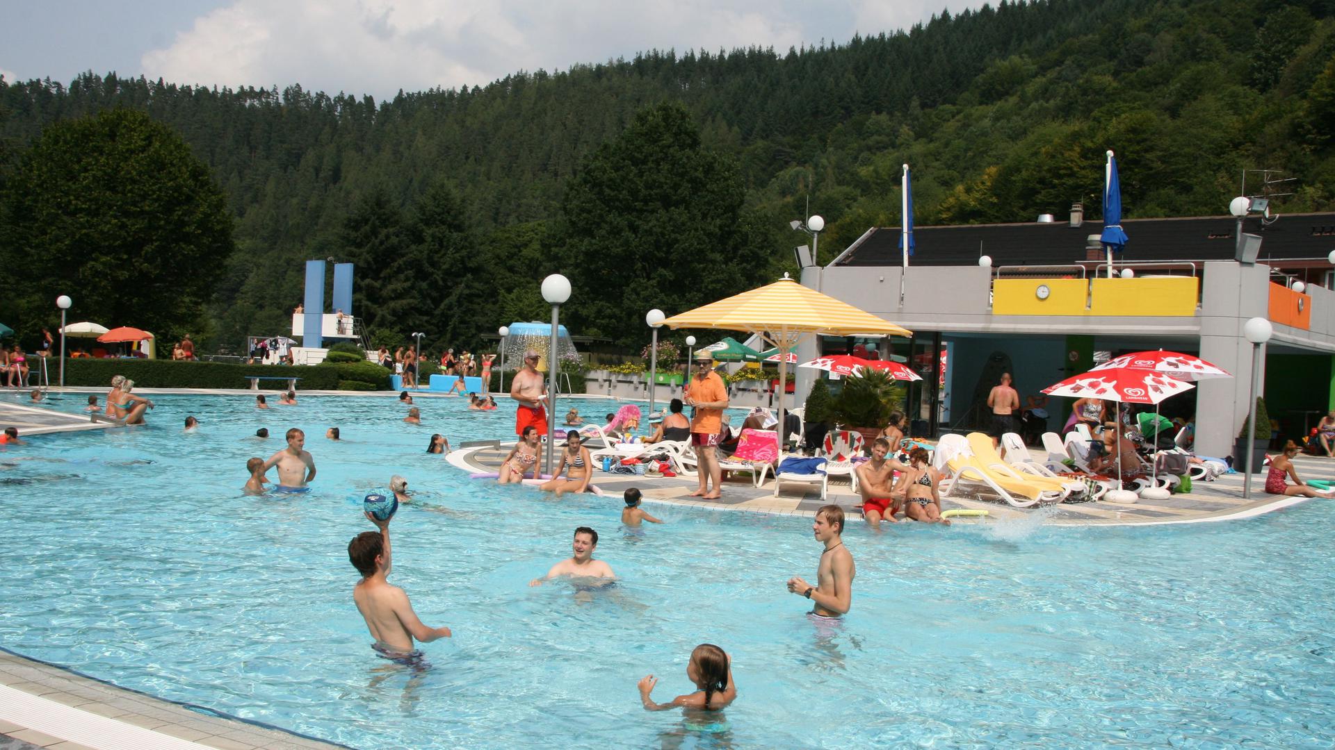 Montanabad Forbach 
Freibad Schwimmbad 